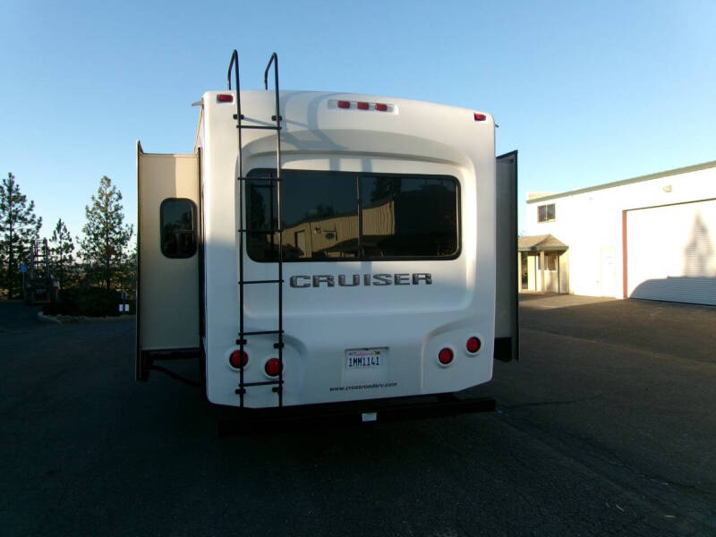 2015 Crossroads RV Cruiser 305RS