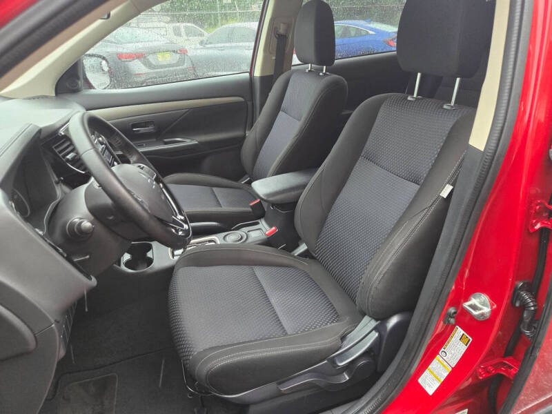 2016 Mitsubishi Outlander ES