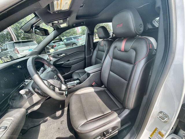 2025 Chevrolet Trax RS