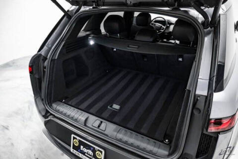 2024 Land Rover Range Rover Sport P360 SE