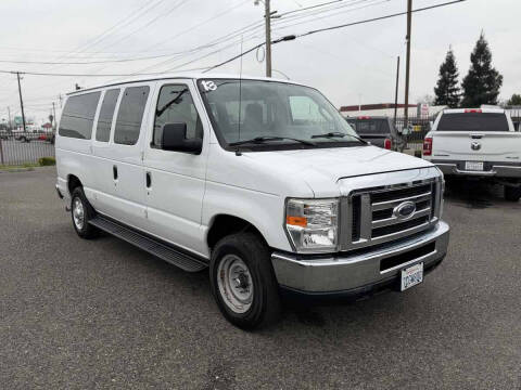 2013 Ford E-Series E-350 SD XLT