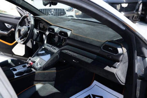 2024 Lamborghini Urus Performante