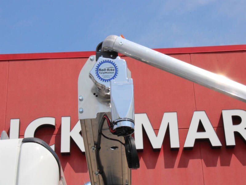 2024 Freightliner M2 106