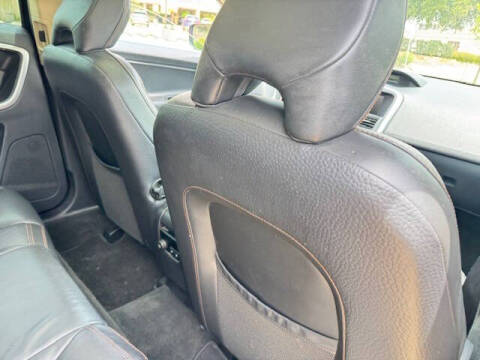2011 Volvo XC60 T6 R-Design