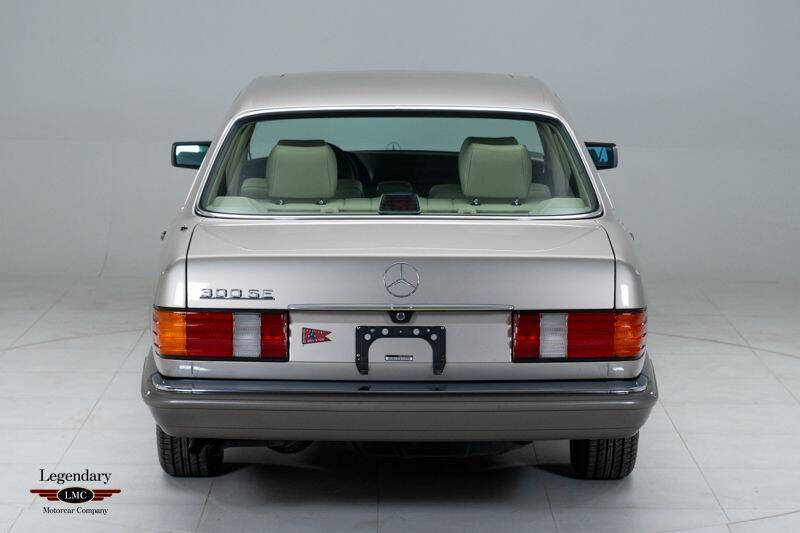 1991 Mercedes-Benz 300-Class