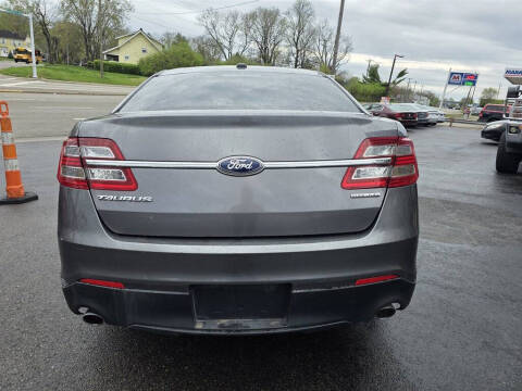 2014 Ford Taurus SE