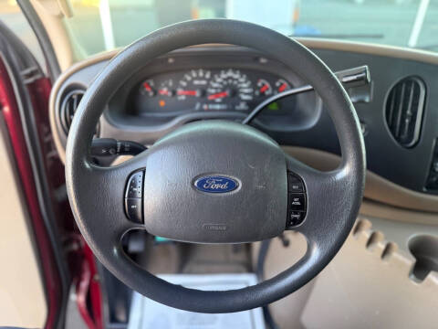 2004 Ford E-Series E-350 SD XLT