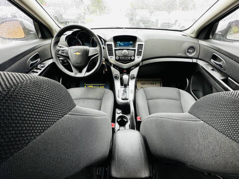 2011 Chevrolet Cruze LT Fleet