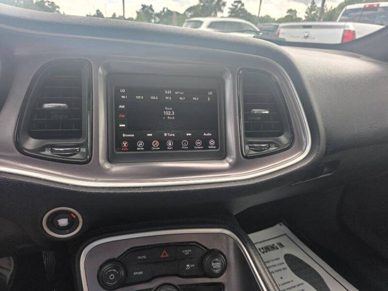 2019 Dodge Challenger SXT