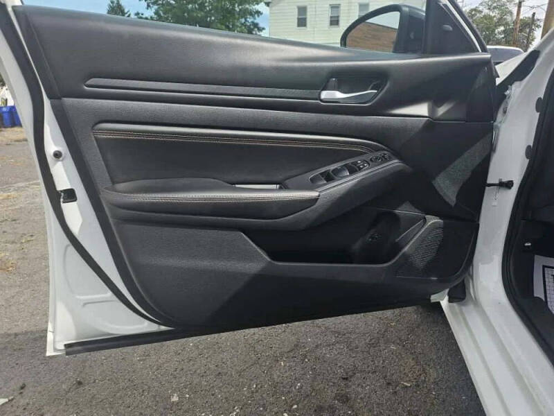 2021 Nissan Altima 2.5 SR