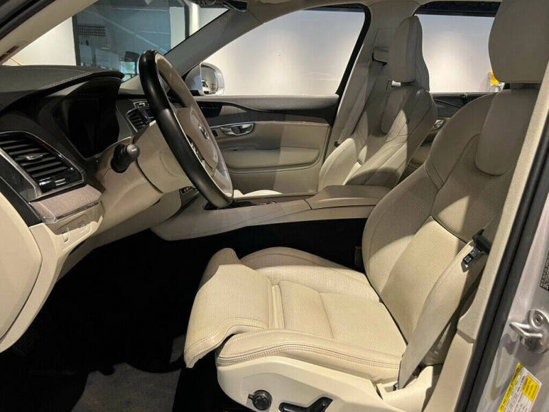 2022 Volvo XC90 T6 Inscription 7-Passenger