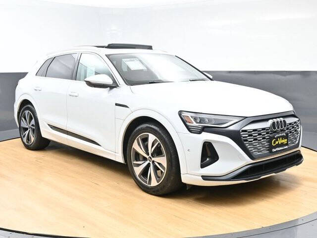 2024 Audi Q8 e-tron quattro Premium Plus
