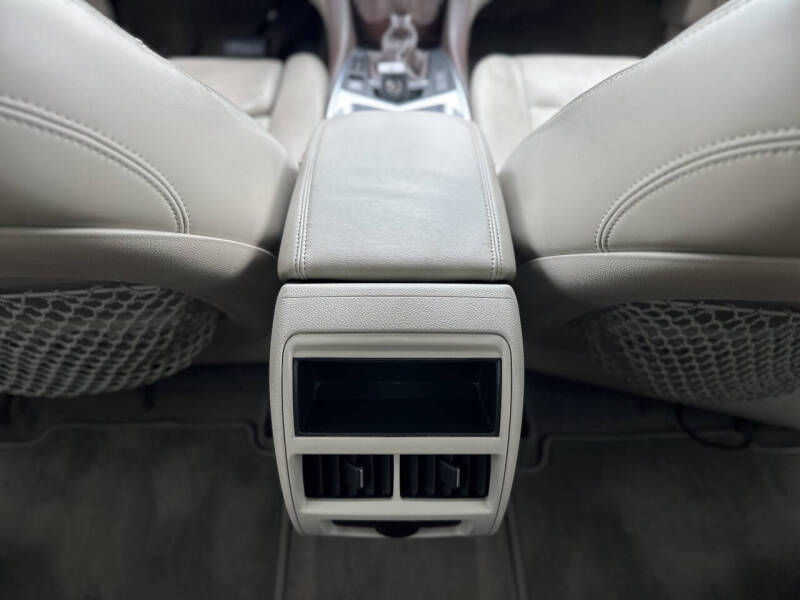 2011 Cadillac SRX Luxury Collection