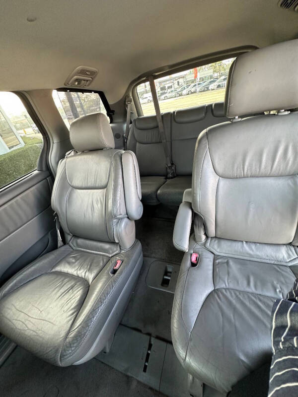 2004 Toyota Sienna XLE 7 Passenger