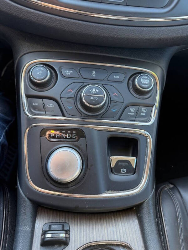 2015 Chrysler 200 C