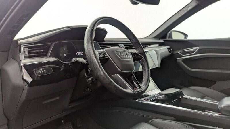 2022 Audi e-tron S quattro Premium Plus