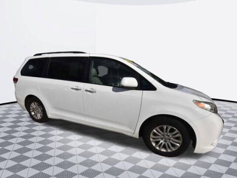 2014 Toyota Sienna XLE 8-Passenger