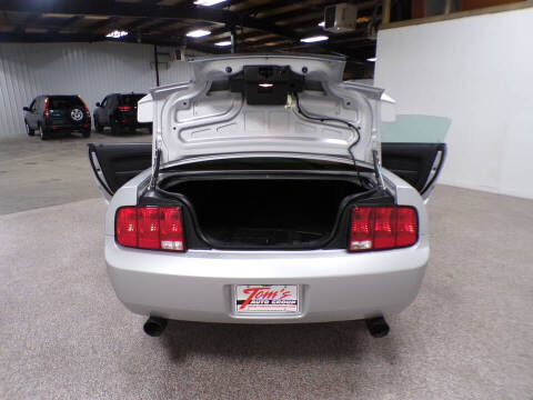 2005 Ford Mustang V6 Deluxe