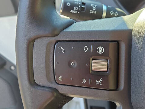 2024 Land Rover Defender 110 P400 X-Dynamic SE