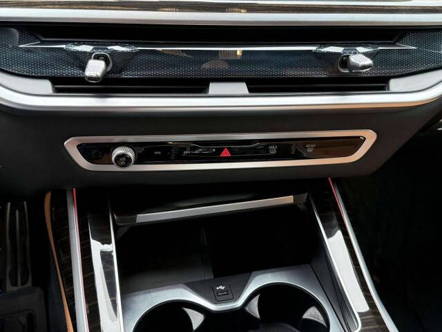 2025 BMW X7 xDrive40i