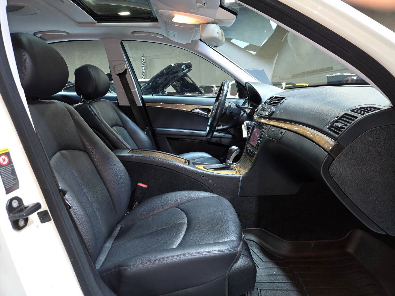 2009 Mercedes-Benz E-Class 12