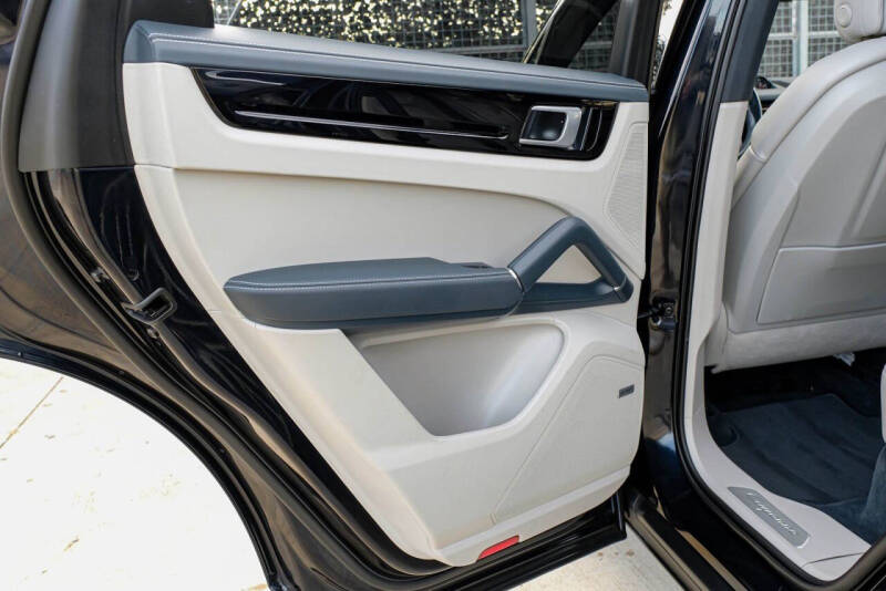 2019 Porsche Cayenne S