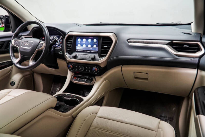 2022 GMC Acadia Denali