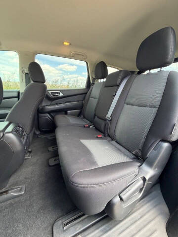 2020 Nissan Pathfinder S