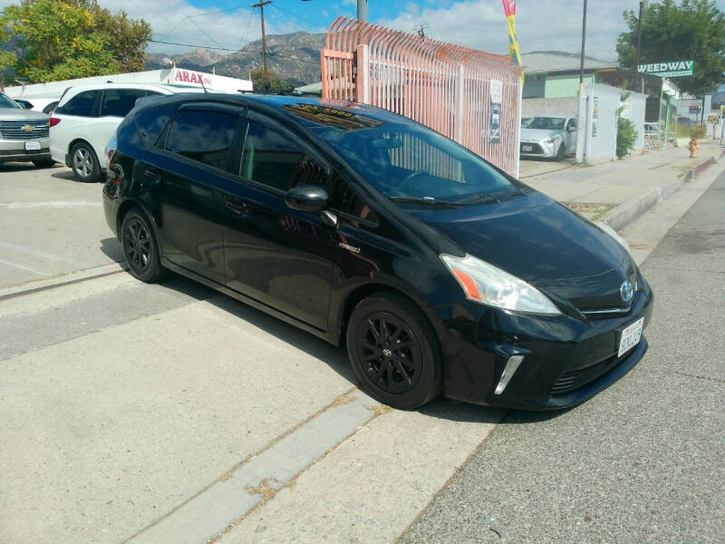 2014 Toyota Prius v Three