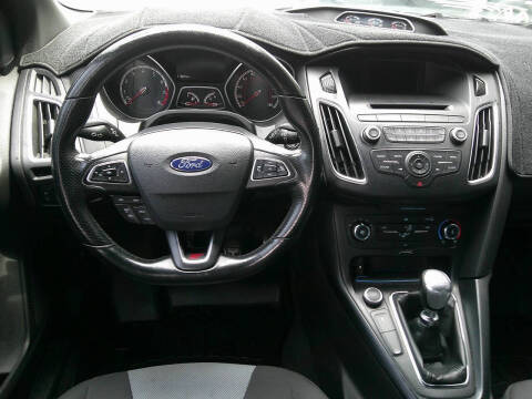 2017 Ford Focus ST
