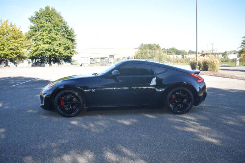 2013 Nissan 370Z Coupe Touring photo 3