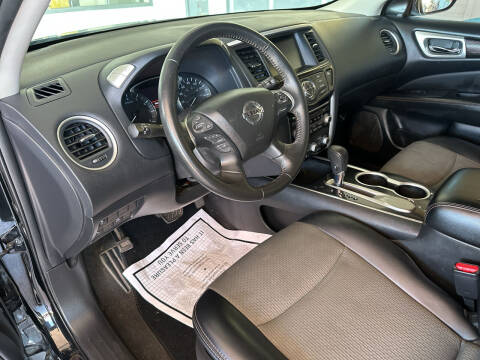 2020 Nissan Pathfinder SV