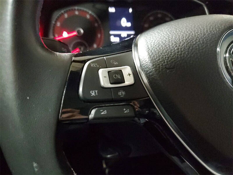 2019 Volkswagen Jetta R-Line