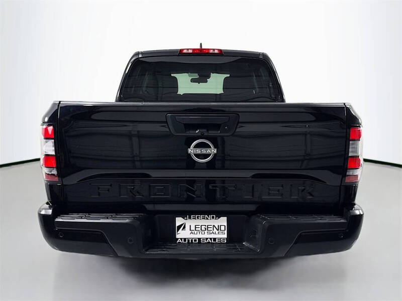 2022 Nissan Frontier S