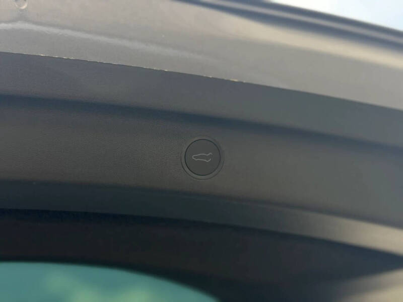 2025 Tesla Model Y Performance