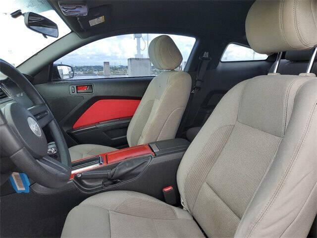 2012 Ford Mustang V6