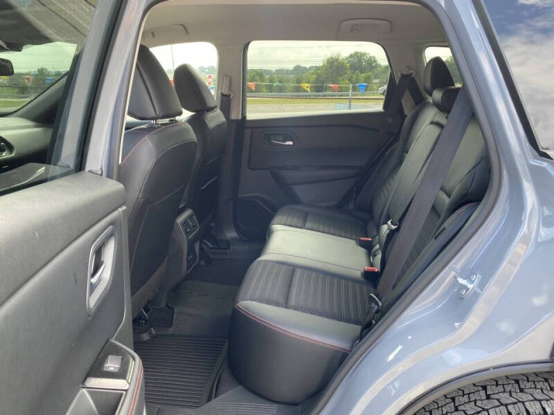 2025 Nissan Rogue SV