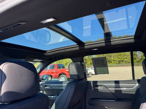 2024 GMC Acadia Elevation