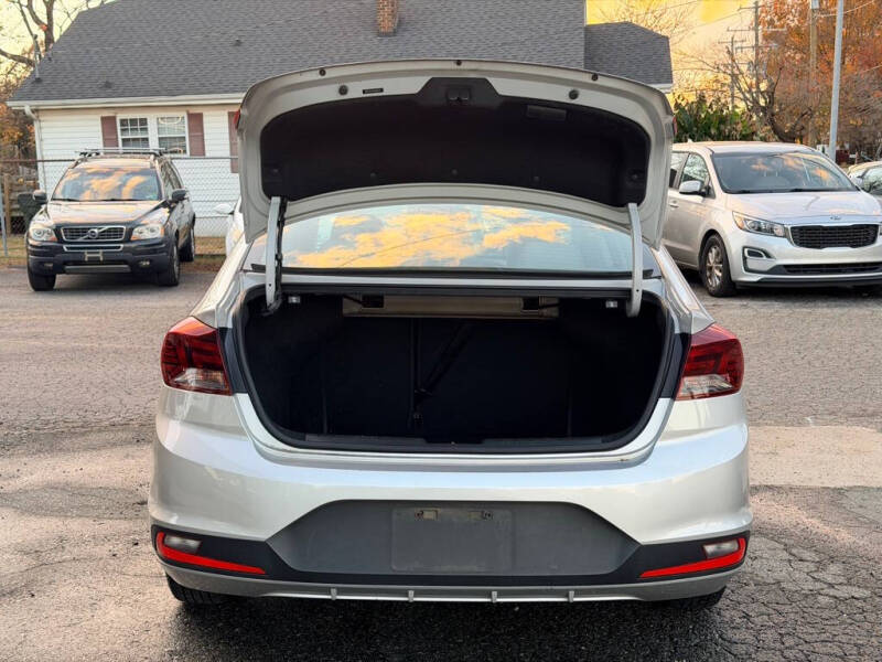 2019 Hyundai Elantra SE