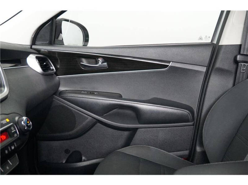 2020 Kia Sorento S V6