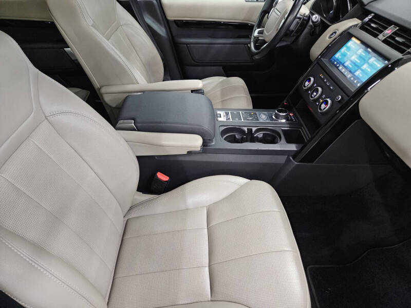 2020 Land Rover Discovery SE