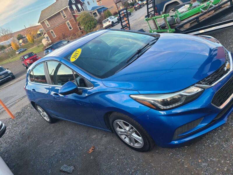 2017 Chevrolet Cruze LT photo 5