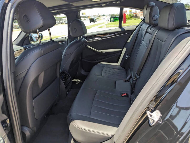 2021 BMW 5 Series 530i