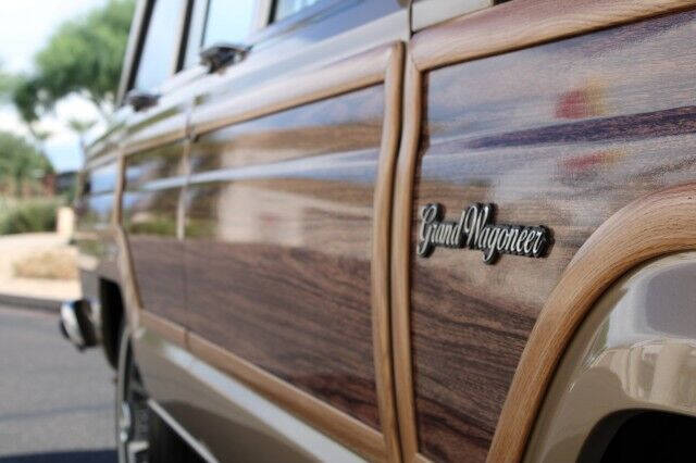 1990 Jeep Grand Wagoneer