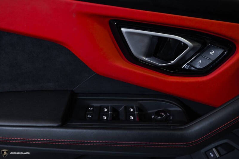 2023 Lamborghini Urus S