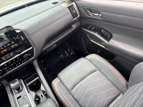 2025 Nissan Pathfinder Platinum