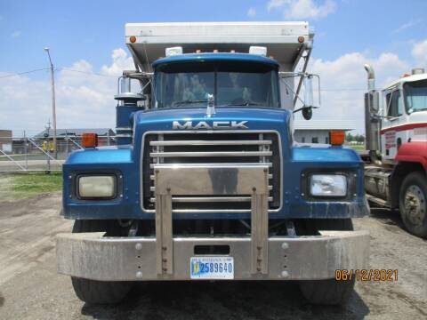 2000 Mack RD688S for sale at ROAD READY SALES INC in Richmond IN