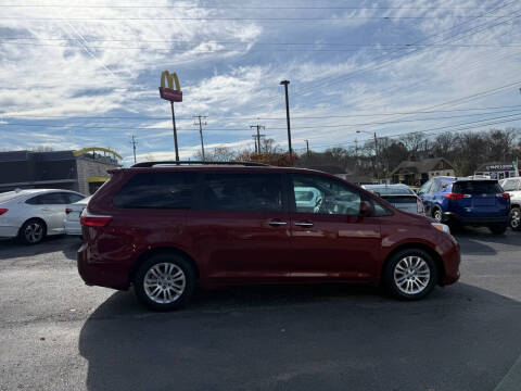 2015 Toyota Sienna XLE Premium 8-Passenger