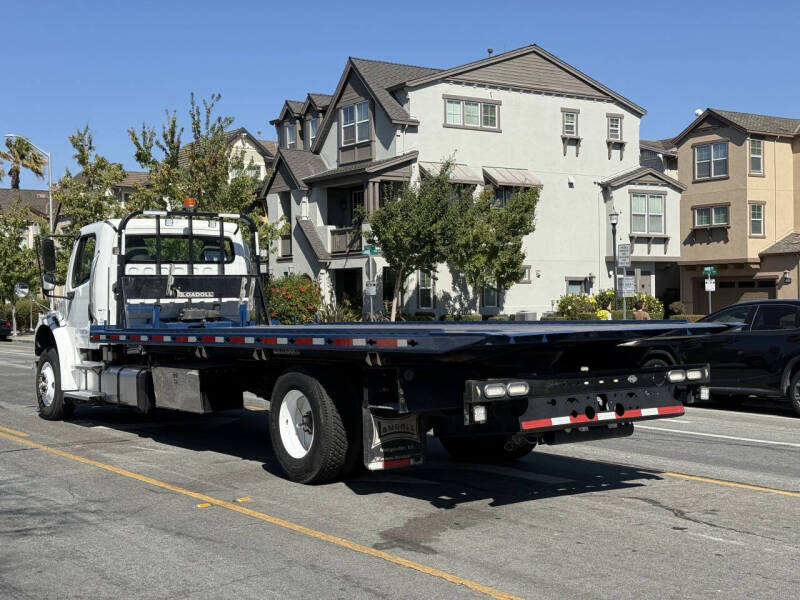 2016 Freightliner M2 106