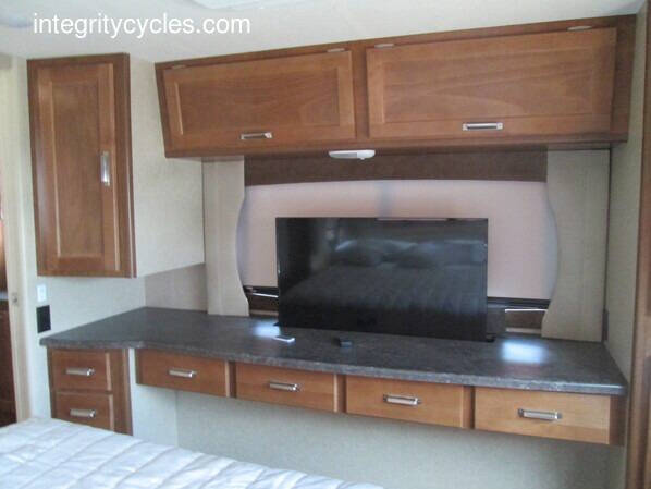 2020 Lance Camper 2465